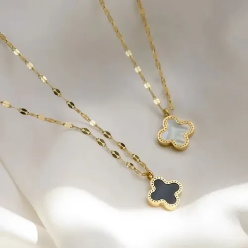 Colar dourado de trevo em aço inoxidável 