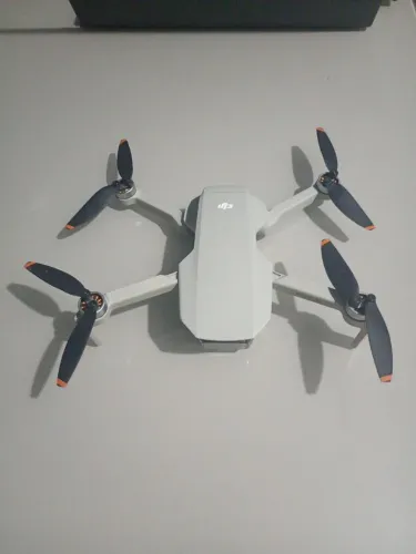 Baixei pra vender logo Troco drone DJI mini 4k.