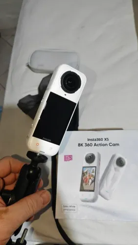 Câmera Insta360 x5 branca com cartão 256gb
