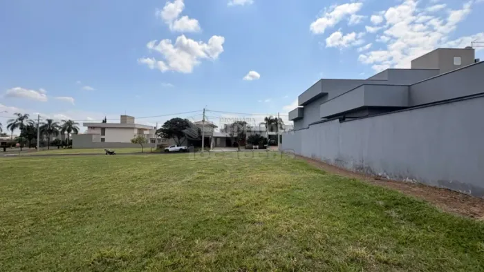 Terreno a venda no Condomínio Jardim Botânico com 360 metros quadrados