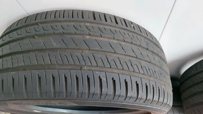 Pneus com 15 dias de uso 