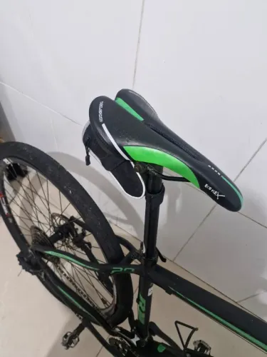 Bicicleta Rharu R1 Aro 29 Alumínio - 21 Marchas - Freio a Disco - Preta e Verde