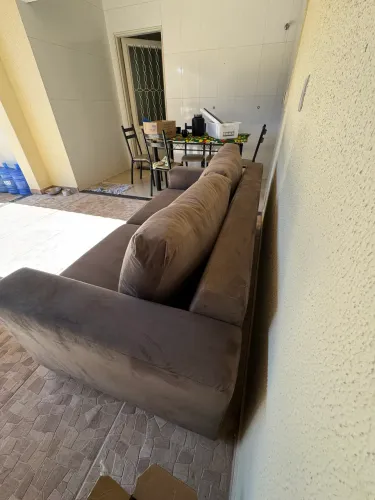 Sofá tecido fácil limpeza  NOVO NOVO 