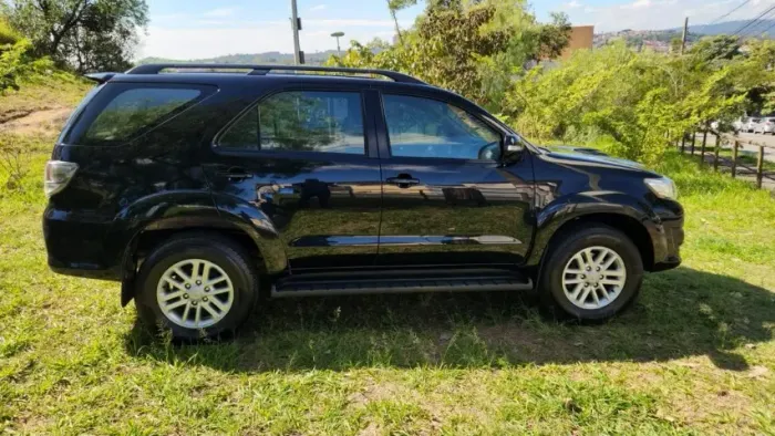Toyota Hilux SW4 SRV D4-d 4X4 3.0 TDI Dies. AUT 2012