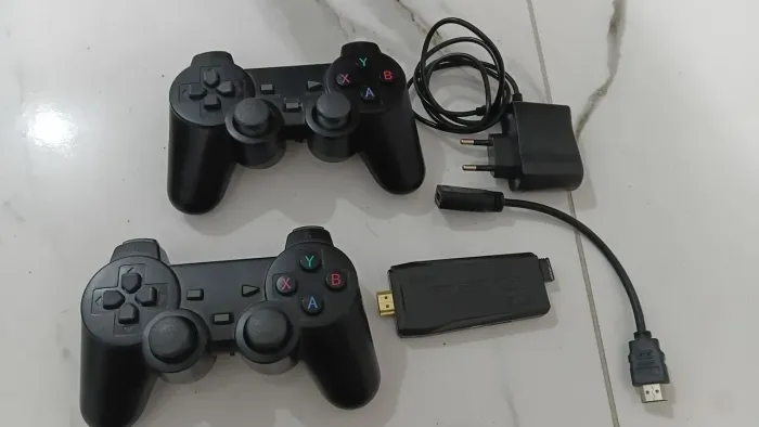 Vende-se  um game stik com 2.mil jogos 