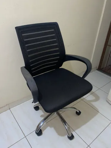 Cadeira de escritório para consertar