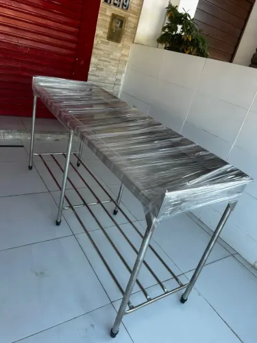Mesa de 1.90x60 com espelho