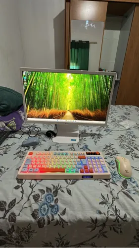 Vendo computador LG 400 gb ssd 4 gb de ram pra vender logo faço a entrega 