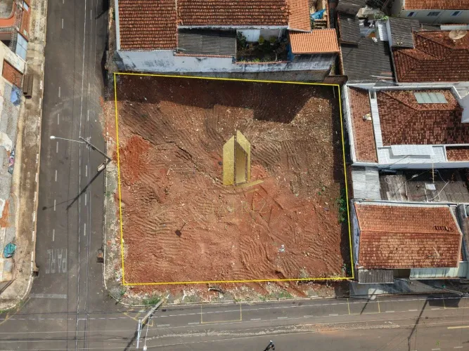Vende-se Terreno na Vila Nicácio
