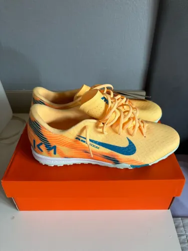 Chuteiras Nike society versão mbappe