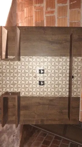 Vendo painel que cabe tv até de 70 polegadas semi-novo