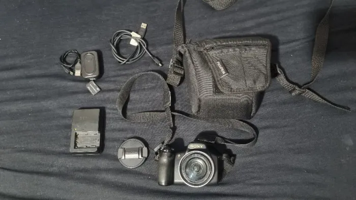 Câmera Sony Cyber-shot DSC-HX1 Zoom Óptico 20x + Bateria, Carregadores, Cartão e Bolsa