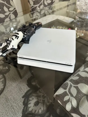 PS4 SEMINOVO 3 CONTROLES