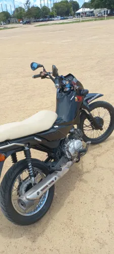 Moto boa pra quem precisa sair do ônibus Dos trânsito pesado da cidade ....