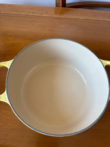 Panela Le Creuset Original 22cm Amarela - Ferro Fundido Esmaltado
