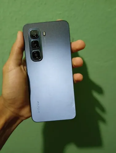 Vendo Infinix Hot 50 pro semi novo