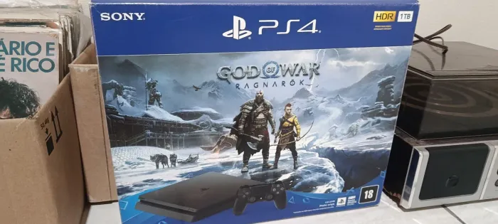 PS4 Slim 1Tb - Em bom estado