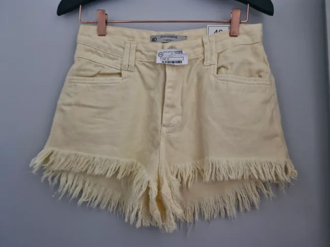 Short Sarja na etiqueta