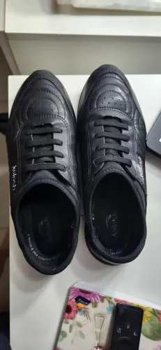 Tênis preto