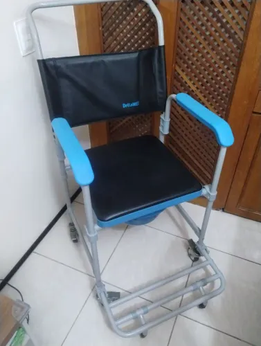 Cadeira de rodas de banho