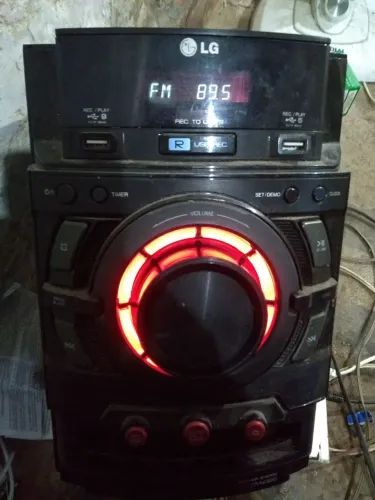SOM LG MUITO BRABO BARATINHO LEIA SÓ HOJE ATÉ ÀS 00HS IMPERDÍVEL APENAS 