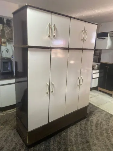 Guarda Roupas Com Maleiro (( usado em boas condições)) entrego - aproveite 