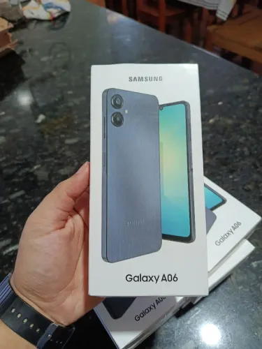 Celular - Galaxy A06 - 128GB e 4GB (RAM)