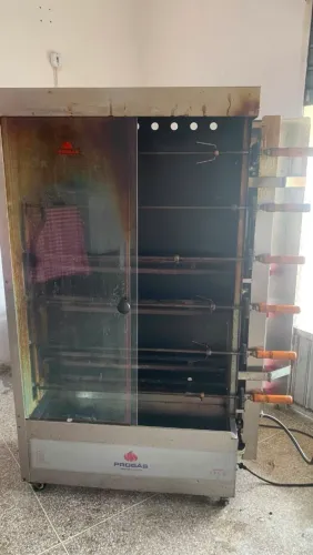 VENDO MAQUINA DE ASSAR FRANGO
