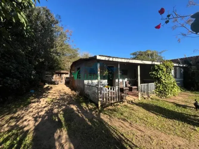Velleda oferece fantástica casa c/ terreno, poço artesiano e localização estratégica em Ág