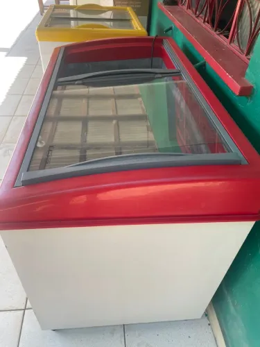 Frezer tampa de vidro 400L ártico