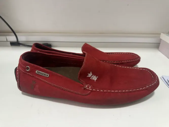 Mocassim vermelho - Sérgio K