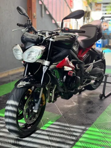 Triumph Street Triple 675