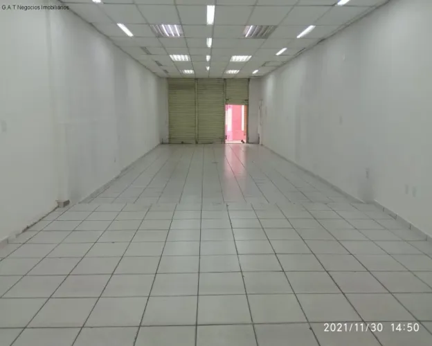 Salão Comercial à Venda em Sorocaba-SP: 130,00m² no Centro com 2 Banheiros!