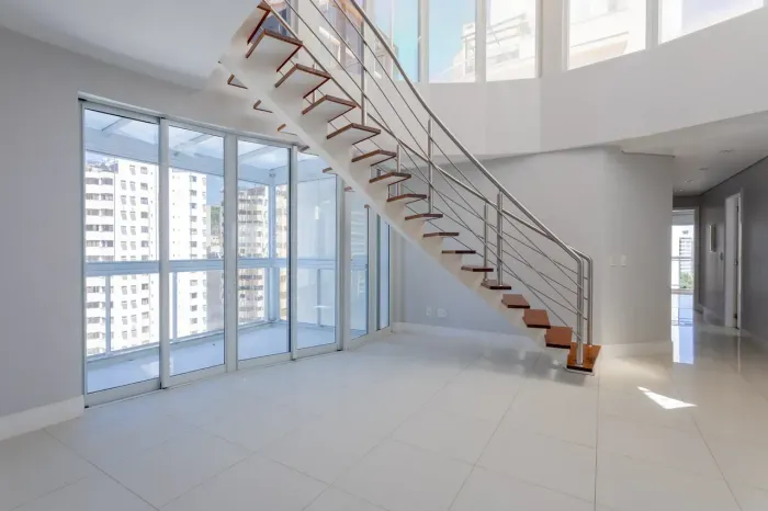Duplex para aluguel com 324 metros quadrados com 4 quartos em Centro - Florianópolis - SC