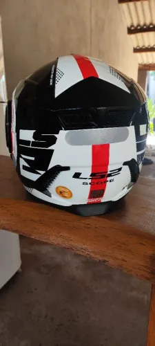 Capacete escamoteável LS2