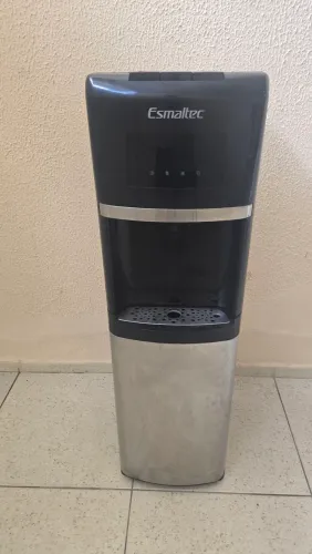 Vendo bebedouro esmaltec EGCQF HE garrafão embutido embaixo