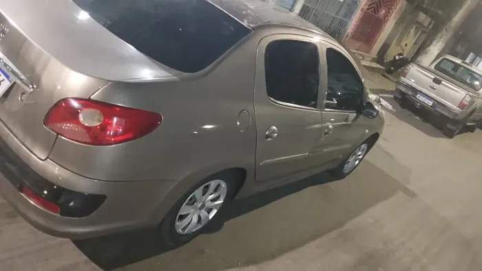 Peugeot 207 Sedan Passion XR 1.4 Flex 8V 4P 2011