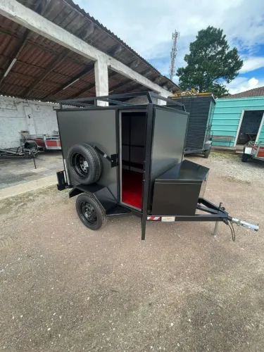 Linha Premium Reboques baú a partir de R$7,980