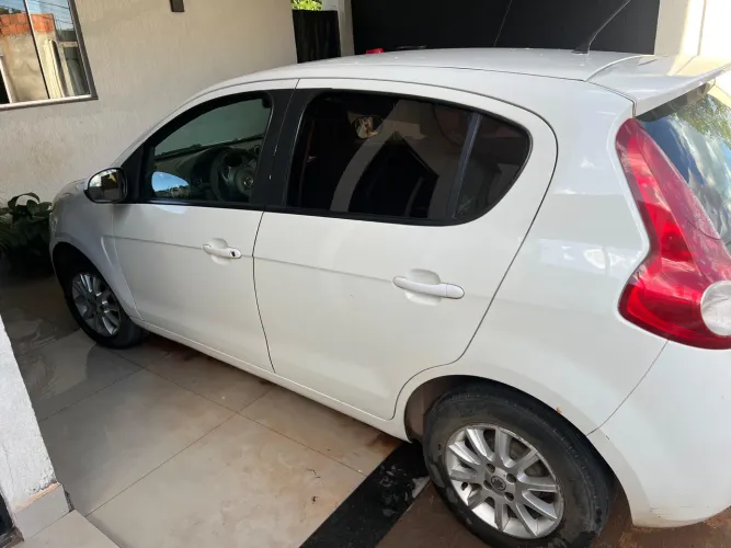 Fiat Palio Attractive 1.0 EVO Fire Flex 8V 5P 2012