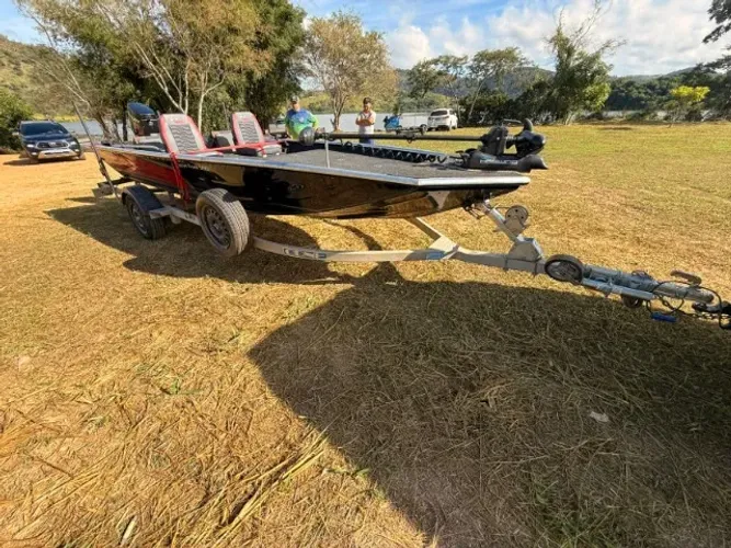 Vendo carreta Odne galvanizada - Para barcos ou bass