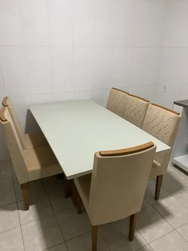 Mesa para Sala de Jantar - 6 cadeiras 