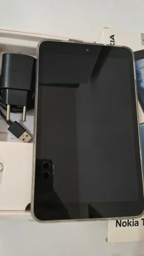Tablet com Capa + Carregador + Caixa. Impecável (envio Olx pay)