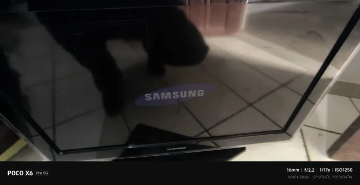 Vendo tv Samsung 32 polegadas observação defeito na tela