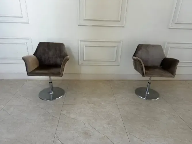 POLTRONAS GIRATÓRIAS - OPORTUNIDADE