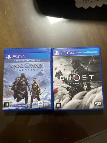 God of War Ragnarok e Ghost of Tsushima (PS4)