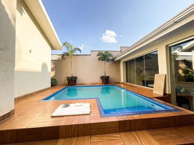 Casa com 4 quartos, Residencial Interlagos - Rio Verde