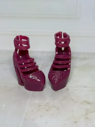 Sapato boneca monster high draculaura original g3
