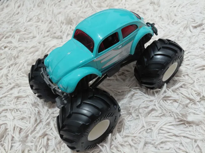 Carrinho Hot Wheels Monster Trucks Oversized Fusca