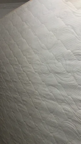 Cama e colchão 