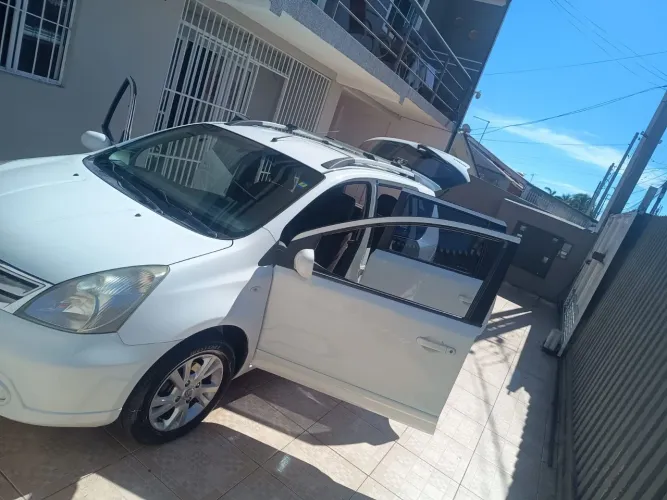 Nissan Livina S 1.8 16V Flex Fuel Aut. 2014